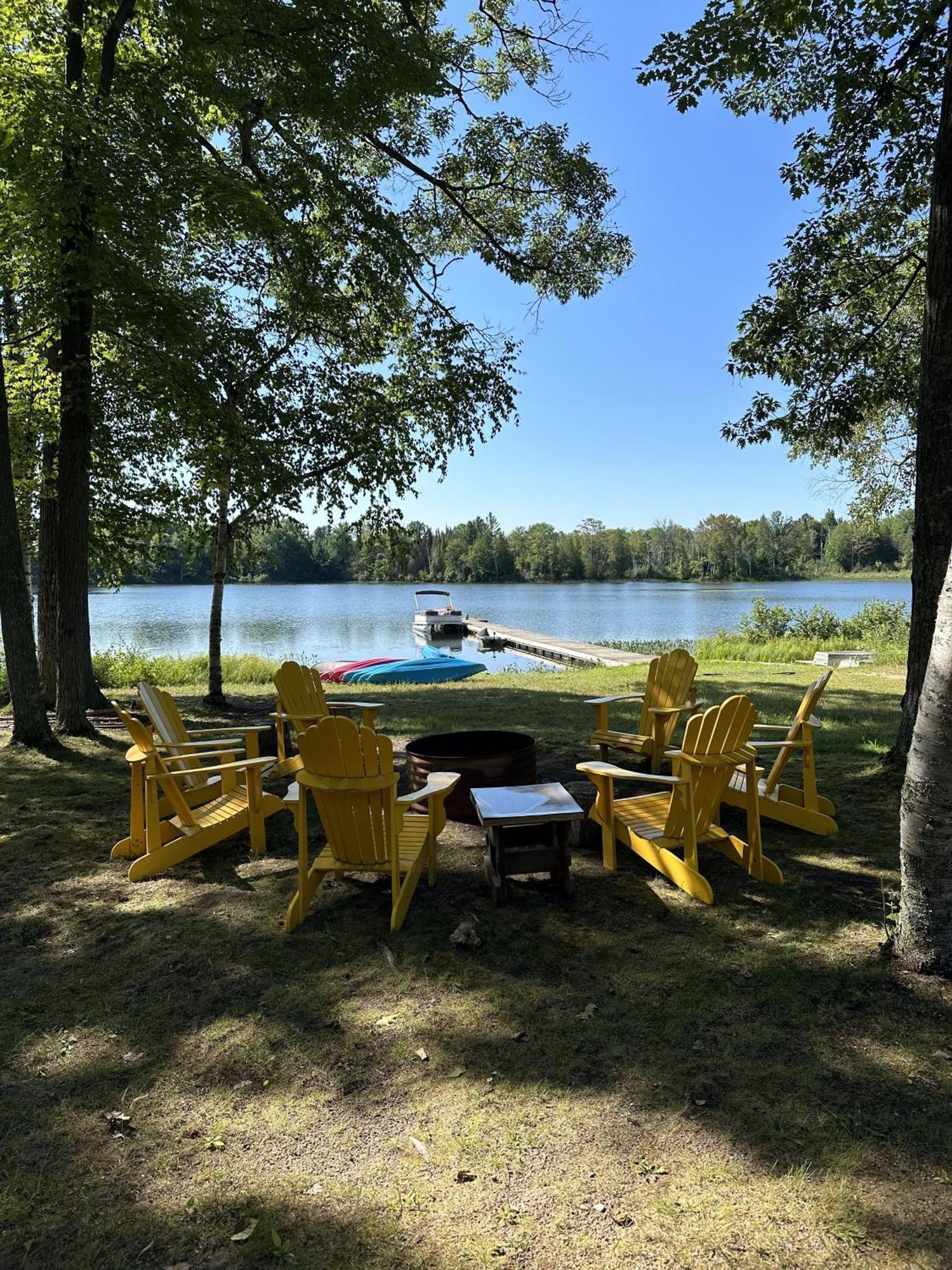 Lake House Lodge Lupton Exterior photo