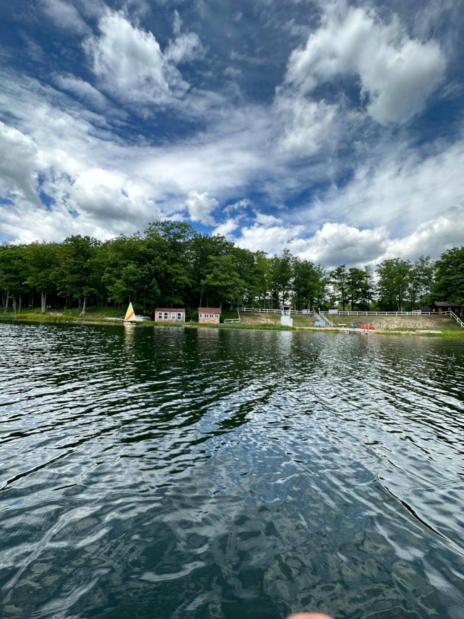 Lake House Lodge Lupton Exterior photo